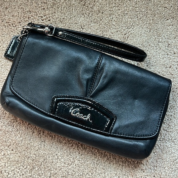 Black Coach clutch - Picture 1 of 2